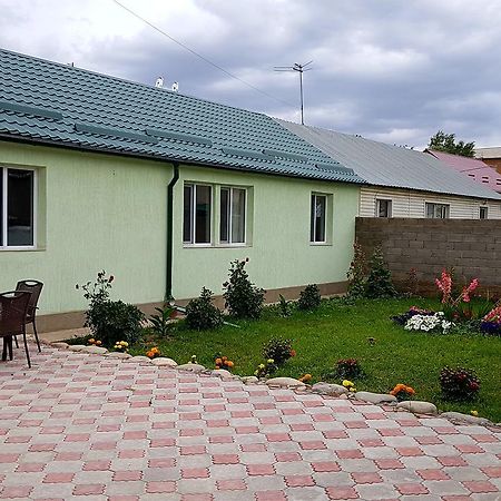 Datka Guest House Naryn Екстериор снимка