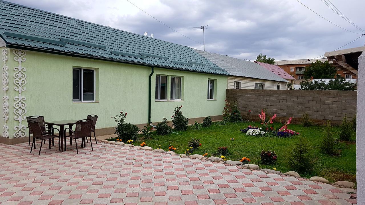 Datka Guest House Naryn Екстериор снимка