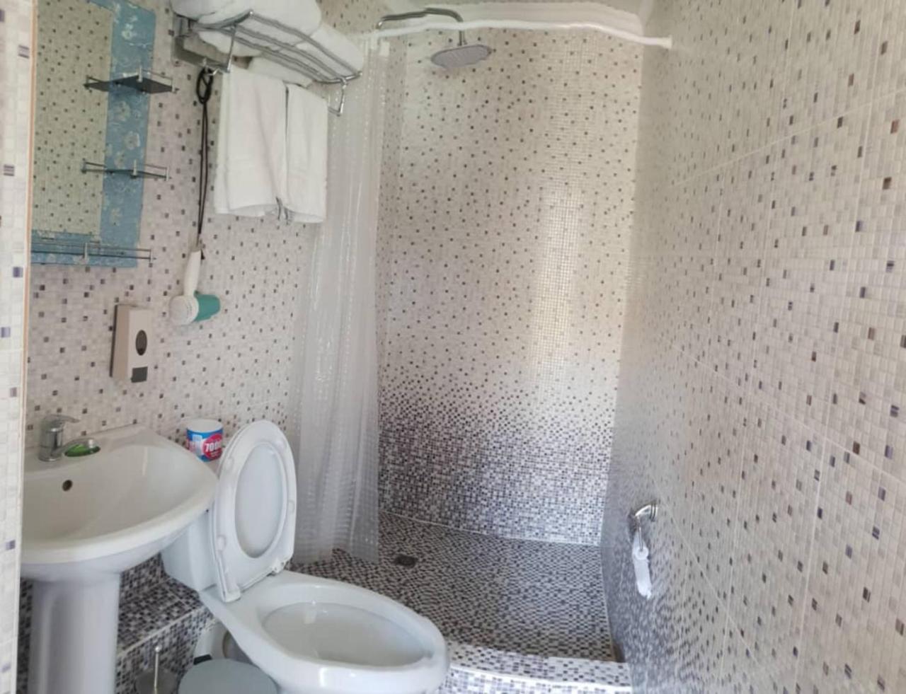 Datka Guest House Naryn Екстериор снимка