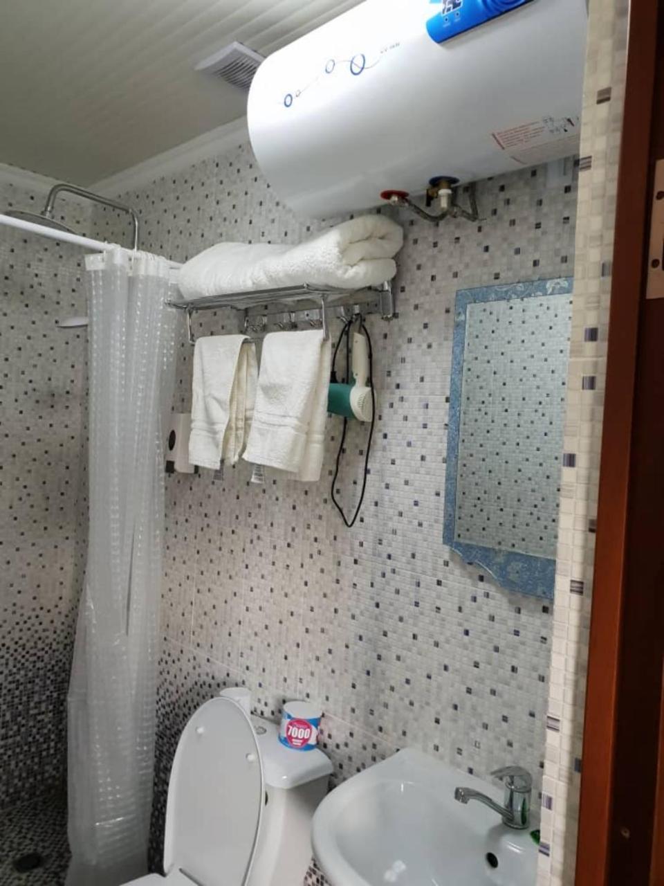 Datka Guest House Naryn Екстериор снимка