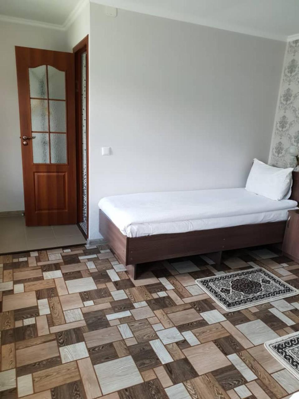 Datka Guest House Naryn Екстериор снимка