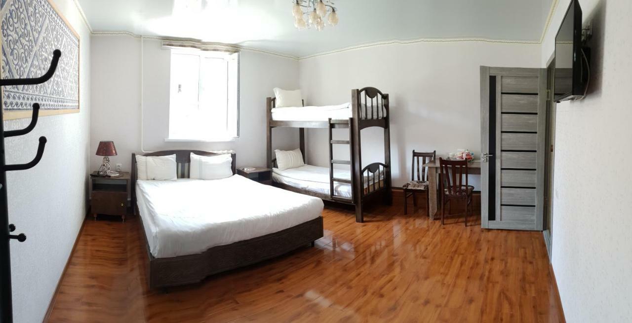 Datka Guest House Naryn Екстериор снимка